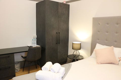 Guildford Hotel - Accommodation Mount Tamborine 0