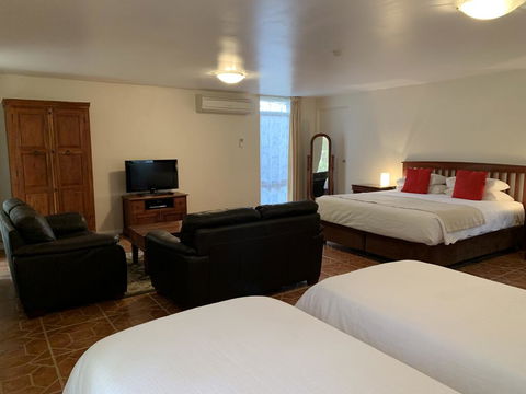 Guildford River Retreat - Accommodation Mount Tamborine 2