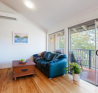 Gymea Retreat 56 Ullora Close - Tri-Level Home with WIFI  Aircon - Accommodation Mount Tamborine