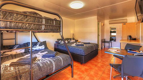 Halls Creek Motel - Accommodation Mount Tamborine 3