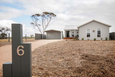 Happy Hours - Accommodation Mount Tamborine 0