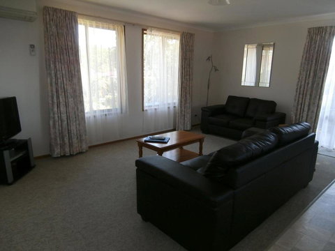 Harbour Lights Holiday Units - Accommodation Mount Tamborine 2