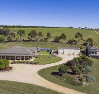 Harry Scotts Farmhouse At Vineyard - Accommodation Mount Tamborine