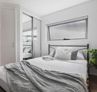 Heart of Sandringham Apartment by Ready Set Host - Accommodation Mount Tamborine