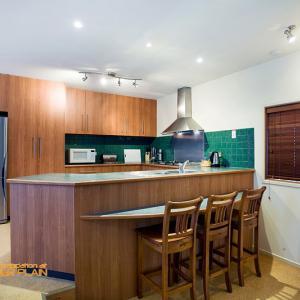 High Plains Drifter - Accommodation Mount Tamborine 2