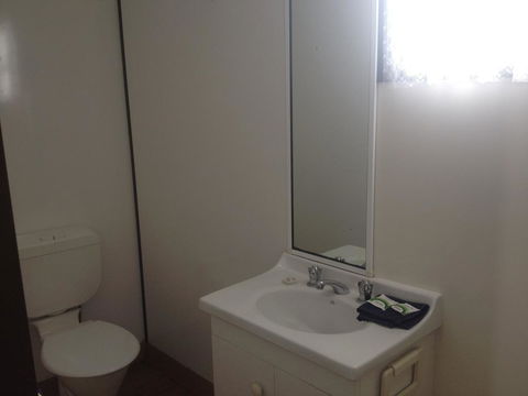 Hillcrest Tourist Park - Accommodation Mount Tamborine 1