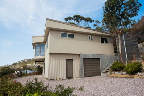 Hilltop Haven - Accommodation Mount Tamborine 0