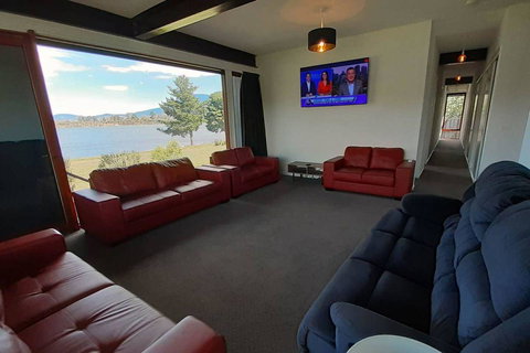 Hobart Waterfront Luxury Retreat - Accommodation Mount Tamborine 2