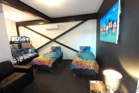 Hobart Waterfront Luxury Retreat - Accommodation Mount Tamborine 1