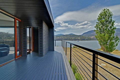 Hobart Waterfront Luxury Retreat - Accommodation Mount Tamborine 0