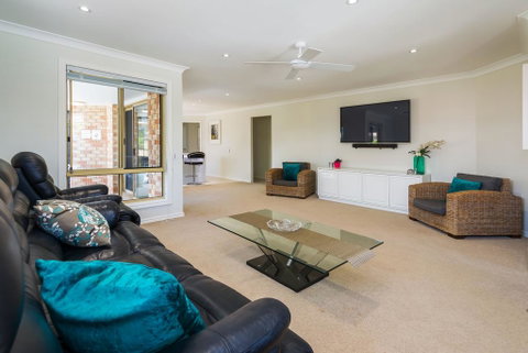Holiday Home Limetree - Accommodation Mount Tamborine 3