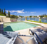 Holiday Home Luxe  Sanctuary Cove - Accommodation Mount Tamborine