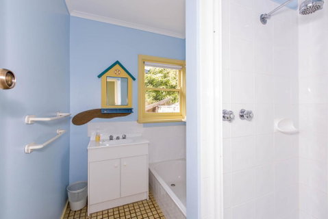 HOLIDAY ON NAUTILUS INVERLOCH - Accommodation Mount Tamborine 3