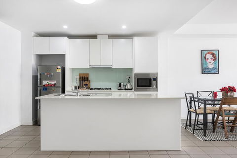 HOMEBUSH CLOSE TO OLYMPIC PARK KOZY 2 BED 2 BATH NHO075 - Accommodation Mount Tamborine 3