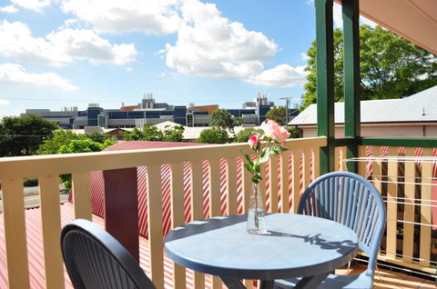 Isla House PA - Accommodation Mount Tamborine 1