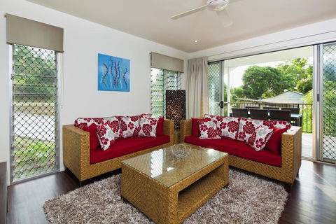 Island Villas & Apartments - Accommodation Mount Tamborine 2