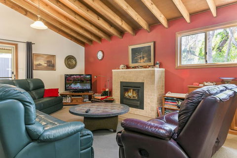Jarara Cottage - Accommodation Mount Tamborine 0