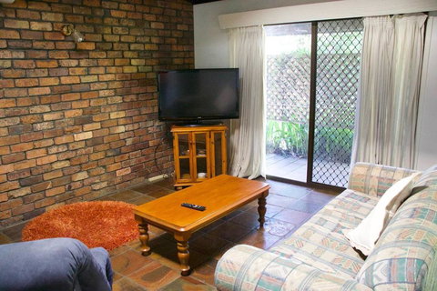 Junction Cottage - Accommodation Mount Tamborine 2