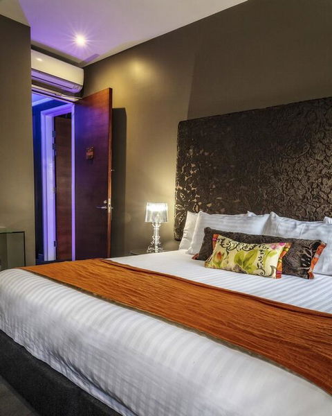Junction Hotel - Accommodation Mount Tamborine 3
