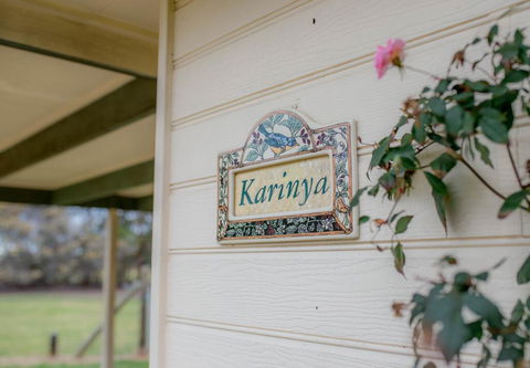 Karinya Cottage - Pet Friendly Country Retreat - Accommodation Mount Tamborine 3