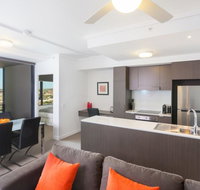 Keeping Cool on Connor - Executive 2BR Fortitude Valley apartment with pool and views - Accommodation Mount Tamborine
