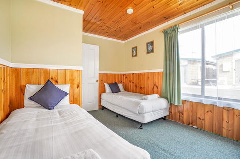 Kellraine Holiday Units - Accommodation Mount Tamborine 3
