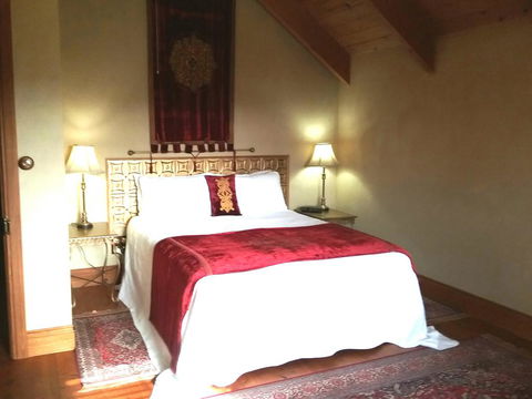 Kentisbury Country House - Accommodation Mount Tamborine 2