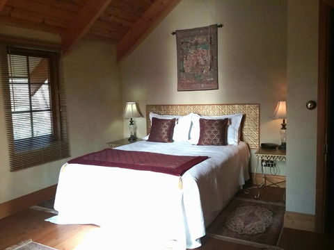 Kentisbury Country House - Accommodation Mount Tamborine 3