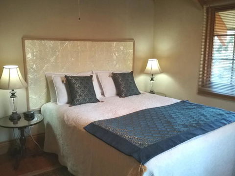 Kentisbury Country House - Accommodation Mount Tamborine 0