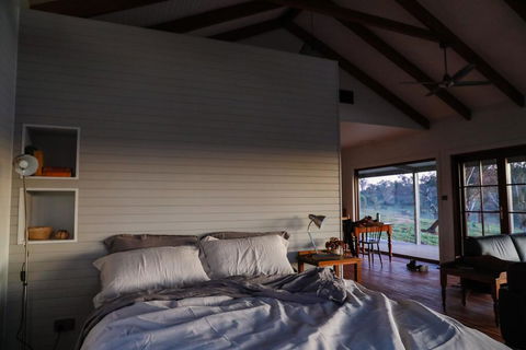 Kestrel Nest EcoHut - Accommodation Mount Tamborine 2