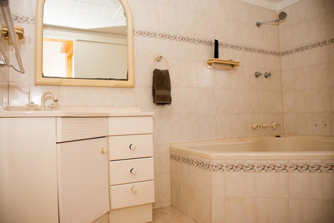 Kimba Travellers' Haven - Accommodation Mount Tamborine 1