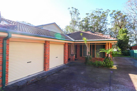 Kingfisher LakeHouse - Accommodation Mount Tamborine 2