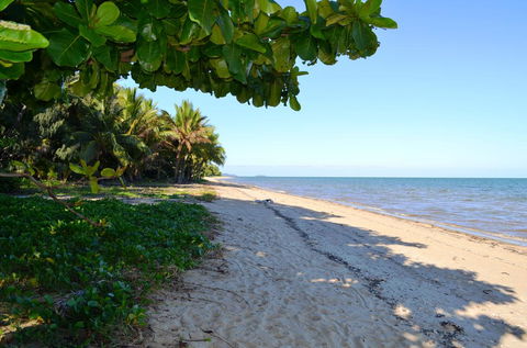 Kurrimine Beach Huts - Accommodation Mount Tamborine 1