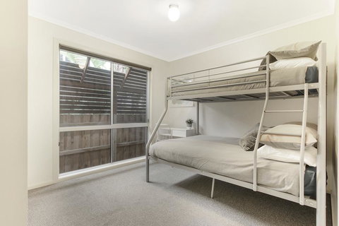 Lake House - Accommodation Mount Tamborine 2