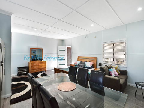 Lakeside House & Cabin - Accommodation Mount Tamborine 1