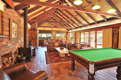 Langbrook Cottages - Accommodation Mount Tamborine 3