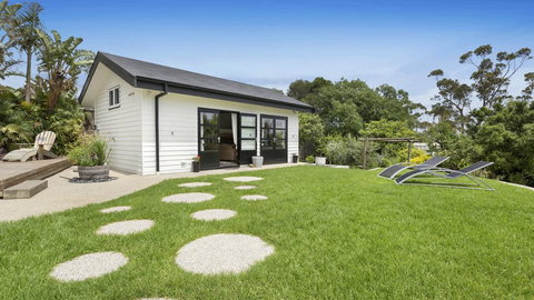 LANIKAI - MOUNT MARTHA - Accommodation Mount Tamborine 1