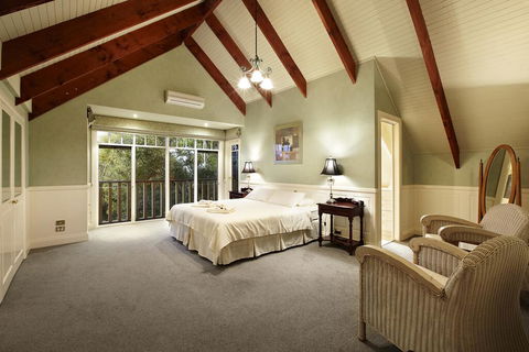 Lawson Lodge Country Estate - Accommodation Mount Tamborine 3