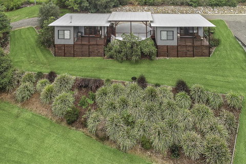 Lilypad Luxury Cabins - Accommodation Mount Tamborine 2