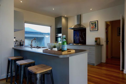 Lumeah - Accommodation Mount Tamborine 0