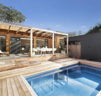 Luxe on Lydgate Family retreat with pool WiFi Foxtel walk to beach - Accommodation Mount Tamborine