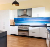 Luxurious Waterfront 10 minutes drive to Phillip Island sleeps 12 - Accommodation Mount Tamborine