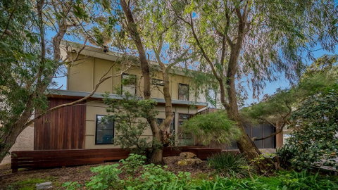 LUXURY BY THE SEA - CLOSE TO THE BEACH - Accommodation Mount Tamborine 0