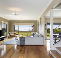 LUXURY WATERFRONT FAMILY HOME-TASMANIA I-L'Abode - Accommodation Mount Tamborine
