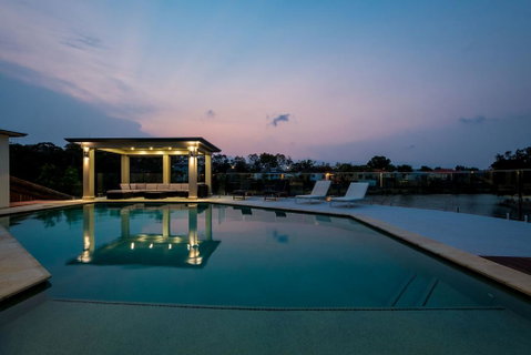 Luxury Waterfront Home - Accommodation Mount Tamborine 1