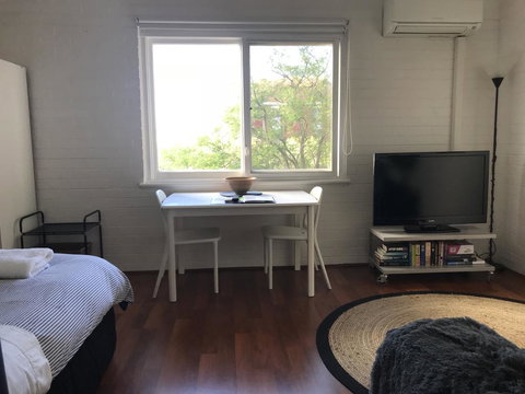 M106 Holiday Apartment In The City - Accommodation Mount Tamborine 2