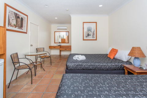Mackay Rose Motel - Accommodation Mount Tamborine 2