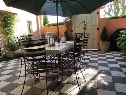 Maison De May Boutique Bed & Breakfast - Accommodation Mount Tamborine 1