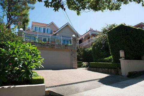 Manly Magic - Accommodation Mount Tamborine 0