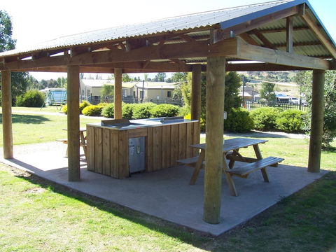 Mansfield Holiday Park - Accommodation Mount Tamborine 2
